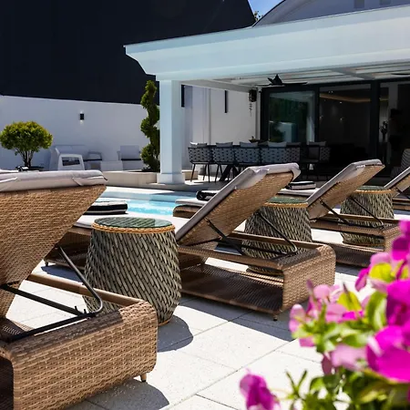 Villa Ring Pool & Padel Baric