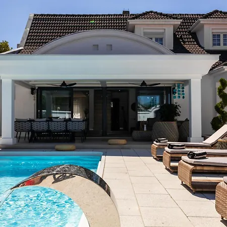 Ring Pool & Padel Belgrade Baric