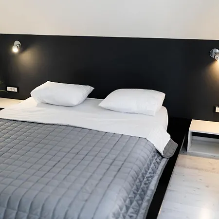 Ring Pool & Padel Belgrade Villa