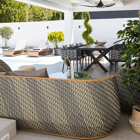 Ring Pool & Padel Belgrade Baric