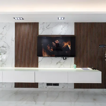 Ring Pool & Padel Belgrade * Baric