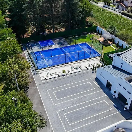 Ring Pool & Padel Belgrade Villa *