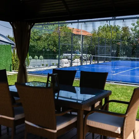 Villa Ring Pool & Padel Belgrade Baric