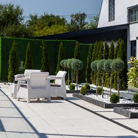 Villa Ring Pool & Padel Belgrade *