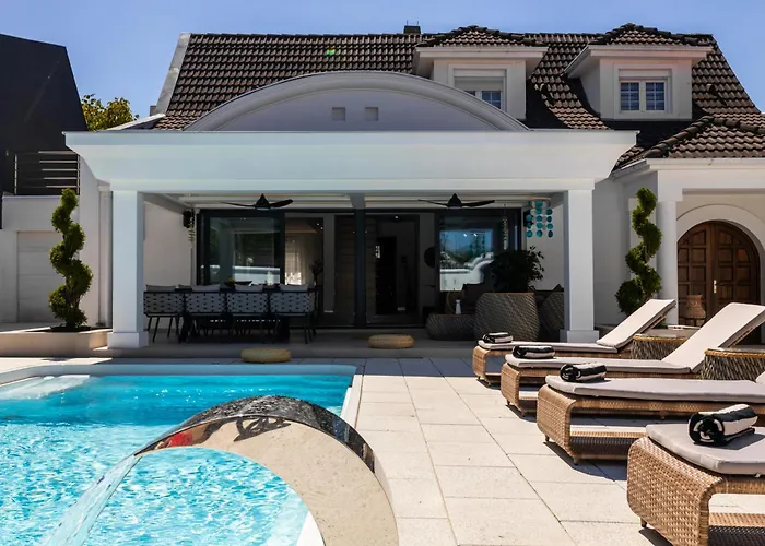 Ring Pool & Padel Belgrade Baric