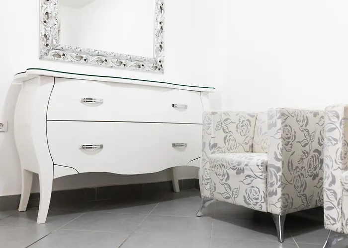 Villa Ring Pool & Padel Belgrade Baric