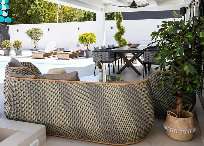 Ring Pool & Padel Belgrade Baric