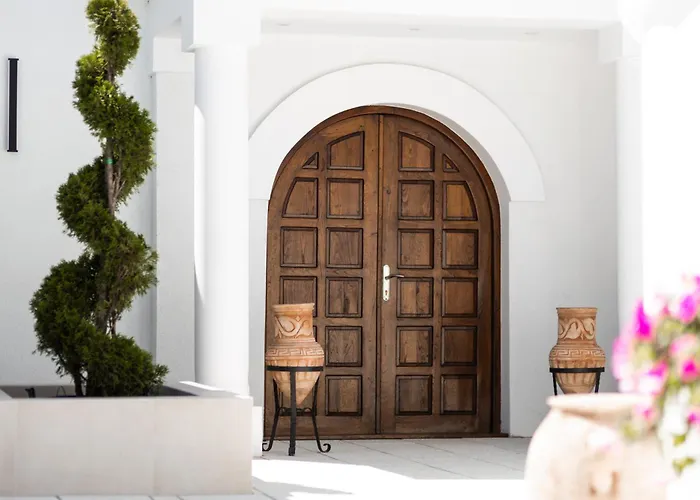 Villa Ring Pool & Padel Belgrade Baric