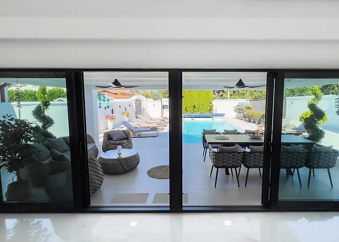 Ring Pool & Padel Belgrade *