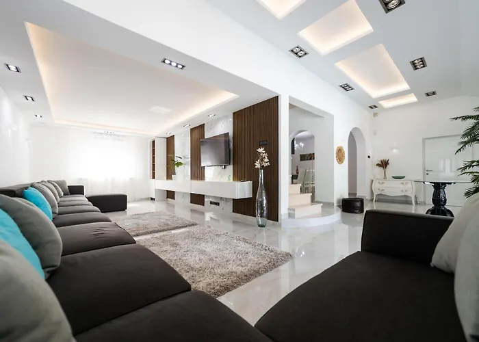 Ring Pool & Padel Belgrade Baric