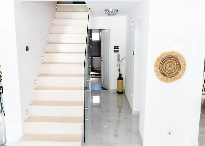 Ring Pool & Padel Belgrade Villa *