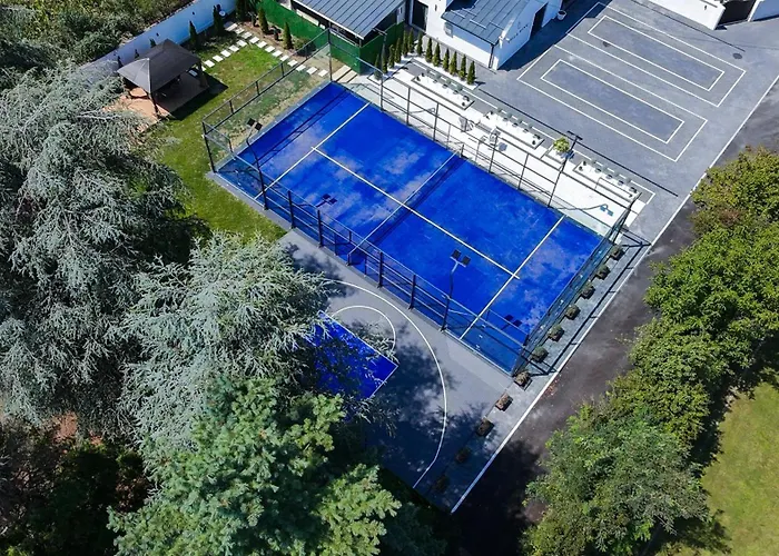 Ring Pool & Padel Belgrade * Baric