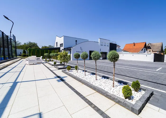 Villa Ring Pool & Padel Belgrade *