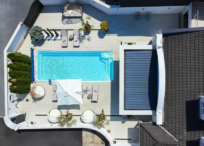 Ring Pool & Padel Belgrade *