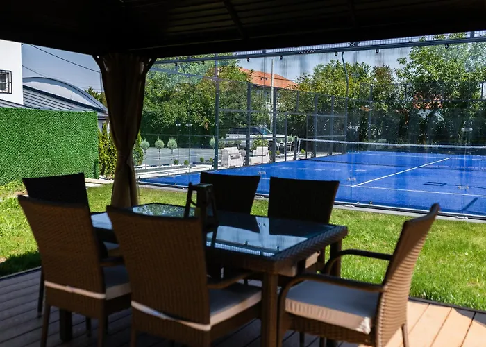 Villa Ring Pool & Padel Belgrade Baric