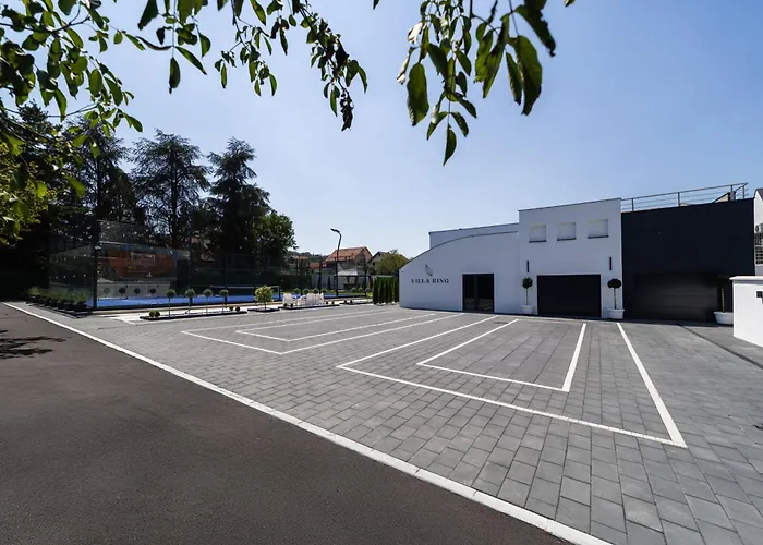 Ring Pool & Padel Belgrade Villa